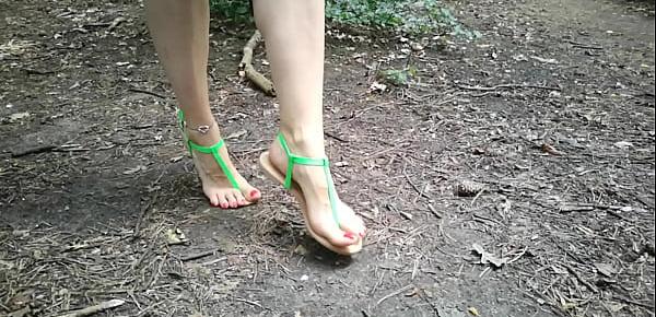  Barefoot in the woods @Barefoot.sheikha